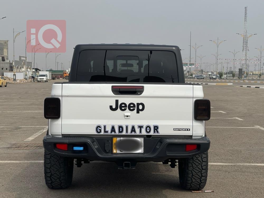 جيب جلاديتور